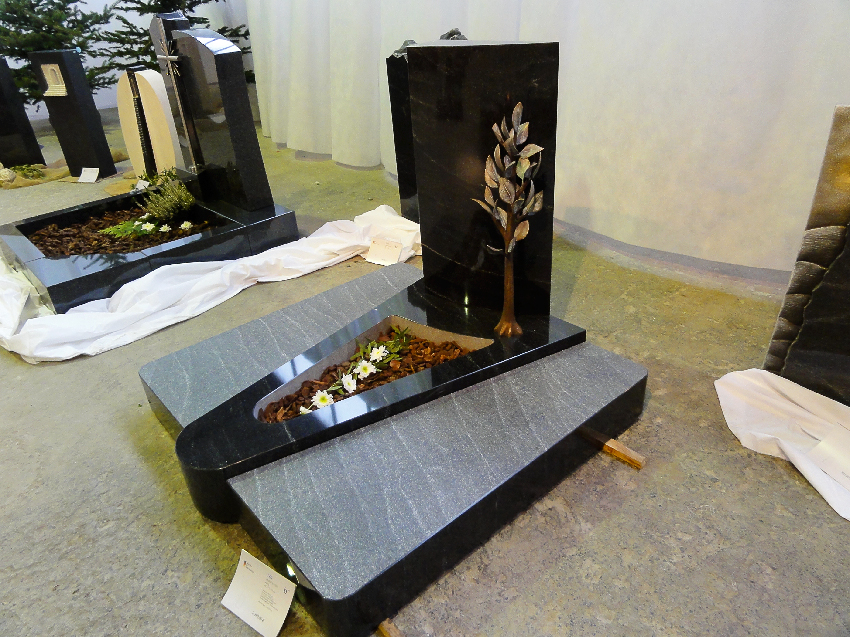 Krah Natustein Grabstein 08