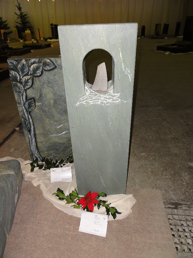 Krah Natustein Grabstein 05