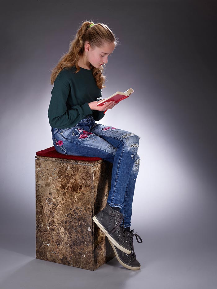 stuhl-aus-naturstein-krah